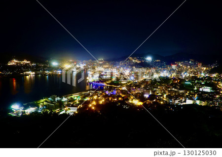 長崎の夜景・鍋冠山からの眺望(長崎県・長崎市) 長崎の夜景・鍋冠山からの眺望(長崎県・長崎市) 130125030