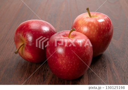 ニュージーランド産のダズルりんご 130125198