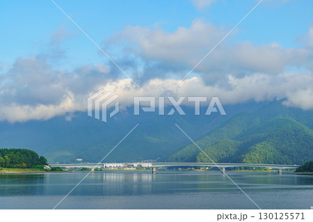 【山梨県】河口湖と河口湖大橋・河口湖東岸エリアからの撮影 【山梨県】河口湖と河口湖大橋・河口湖東岸エリアからの撮影 130125571