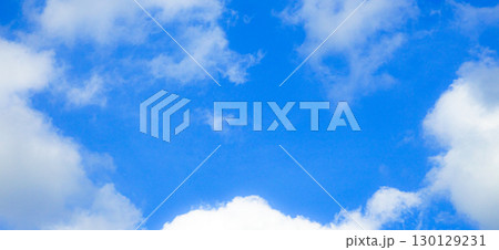 青空と雲のシンプルな風景 青空と雲のシンプルな風景 130129231