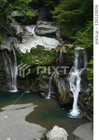 大轟の滝2(徳島県那賀郡那賀町沢谷杉之尾) 大轟の滝2(徳島県那賀郡那賀町沢谷杉之尾) 130129836