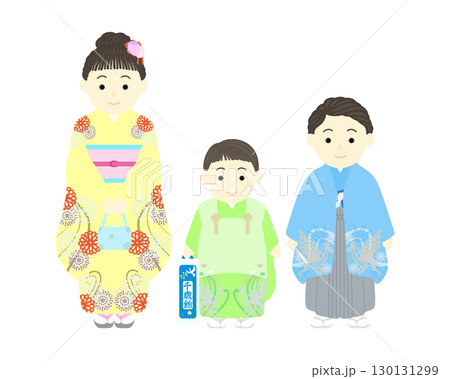 七五三_袴姿の男の子と着物姿の男の子と女の子 130131299