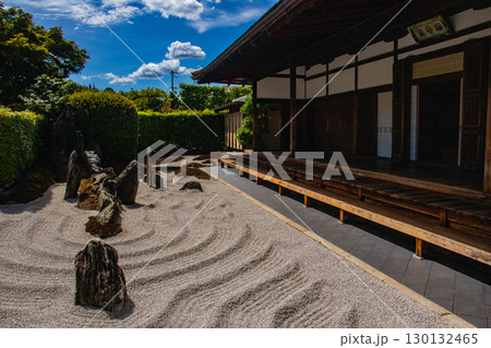 【京都風景】瑞峰院 躍動感のある枯山水庭園「独座庭」 【京都風景】瑞峰院 躍動感のある枯山水庭園「独座庭」 130132465