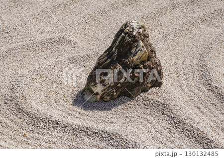 【京都風景】瑞峰院 躍動感のある枯山水庭園「独座庭」 【京都風景】瑞峰院 躍動感のある枯山水庭園「独座庭」 130132485