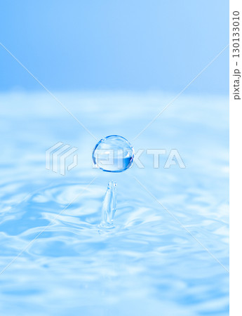 水しぶきのアクションショット 水しぶきのアクションショット 130133010