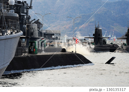 停泊中の潜水艦 130135317