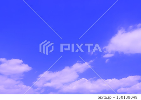 雲のある青空(壁紙素材) 雲のある青空(壁紙素材) 130139049