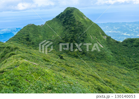 【日本百名山】大山ユートピアコース　ユートピア小屋付近から見た三鈷峰2　鳥取県西伯郡大山町 130140053