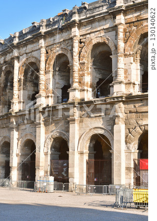 フランス・ニームの古代ローマ円形闘技場(2025年8月15日撮影) フランス・ニームの古代ローマ円形闘技場(2025年8月15日撮影) 130140622