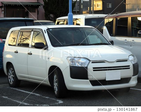 駐車場に停めた車(トヨタ サクシード) 駐車場に停めた車(トヨタ サクシード) 130141867