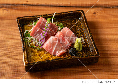 おいしいマグロの刺身 130142417