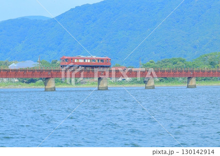 由良川橋梁を渡る「あかまつ号」 由良川橋梁を渡る「あかまつ号」 130142914