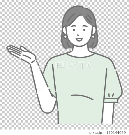 一位笑容燦爛的女士在指路 一位笑容燦爛的女士在指路 130144069