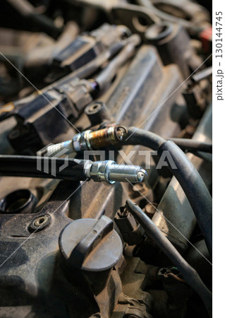 Spark plugs for gasoline engines are new and efficient, resulting in complete combustion in the engine, no soot and dirt Changing spark plugs can maintain and extend the life of the engine Spark plugs for gasoline engines are new and efficient, resulting in complete combustion in the engine, no soot and dirt Changing spark plugs can maintain and extend the life of the engine 130144745