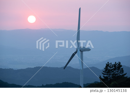 三重県　津市　青山高原 130145138