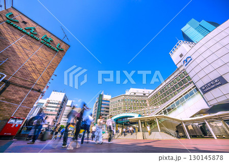 日本の東京都市景観8月21日。暑さ続く…R新橋駅やゆりかもめの新橋駅などを望む 日本の東京都市景観8月21日。暑さ続く…R新橋駅やゆりかもめの新橋駅などを望む 130145878