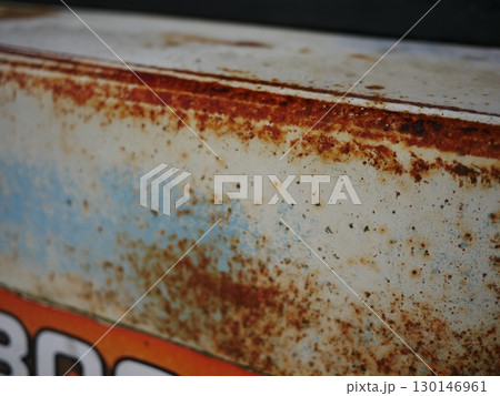 錆の中に隠れた芸術　時代を感じさせる美しさ　古い中にも新しさと美しさがある。コピースペース 130146961