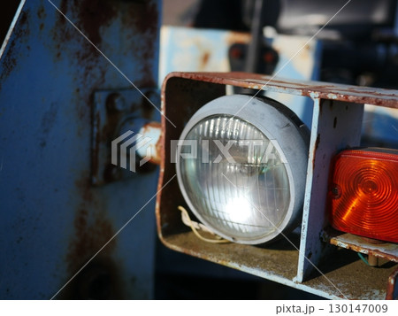 錆の中に隠れた芸術　時代を感じさせる美しさ　古い中にも新しさと美しさがある。コピースペース 130147009