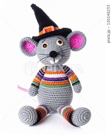 Knitted Gray Mouse Toy with Witch Hat for Halloween Decoration on White Background 130148255