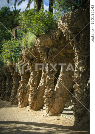 スペインのバルセロナにあるガウディの建築物やその風景 130153142