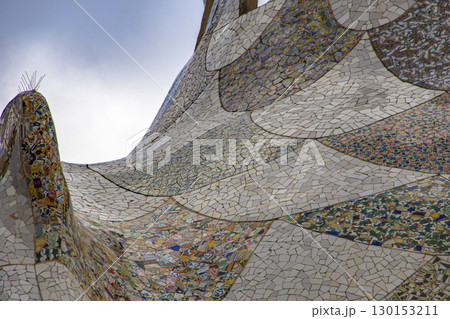 スペインのバルセロナにあるガウディの建築物やその風景 スペインのバルセロナにあるガウディの建築物やその風景 130153211