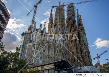 ガウディ建築のあるバルセロナの風景 ガウディ建築のあるバルセロナの風景 130153262