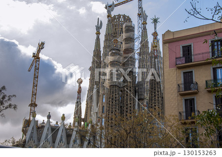 ガウディ建築のあるバルセロナの風景 ガウディ建築のあるバルセロナの風景 130153263