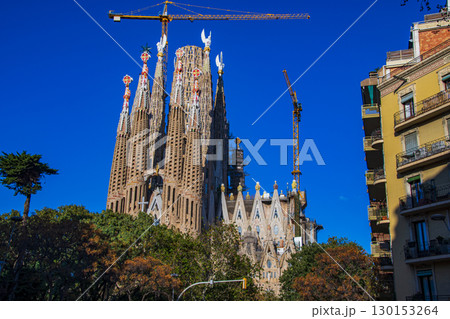 ガウディ建築のあるバルセロナの風景 ガウディ建築のあるバルセロナの風景 130153264