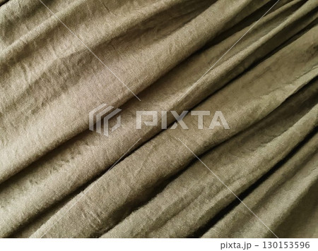 しわ加工された生地のプリーツ状のテクスチャ3 しわ加工された生地のプリーツ状のテクスチャ3 130153596