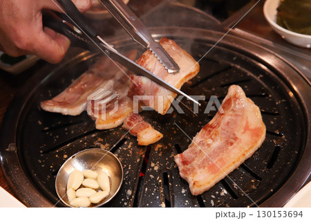 Korean BBQ. Charcoal grilled pork belly 130153694