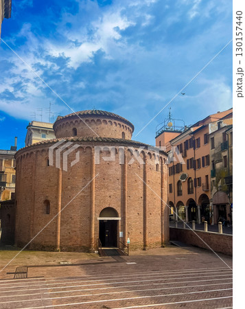 Rotonda di San Lorenzo, St. Lawrence Roundchurch in Mantua, Italy Rotonda di San Lorenzo, St. Lawrence Roundchurch in Mantua, Italy 130157440