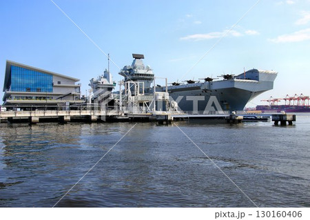 インド太平洋地域の平和維持へ… 東京港に接岸する英国海軍・空母『プリンス・オブ・ウェールズ』 130160406