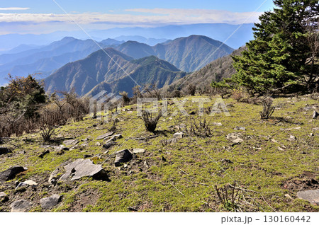 天子山地の毛無山からの展望 天子山地の山並 天子山地の毛無山からの展望 天子山地の山並 130160442