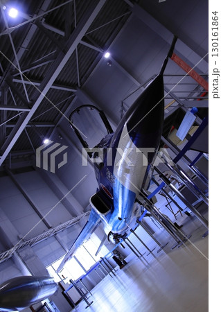 かつて二代目ブルーインパルスとして活躍した航空自衛隊T-2ジェット機(石川県立航空プラザ展示機) 130161864