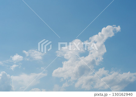 青空に浮かぶ雲 青空に浮かぶ雲 130162940