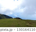 草原に立つ 130164110