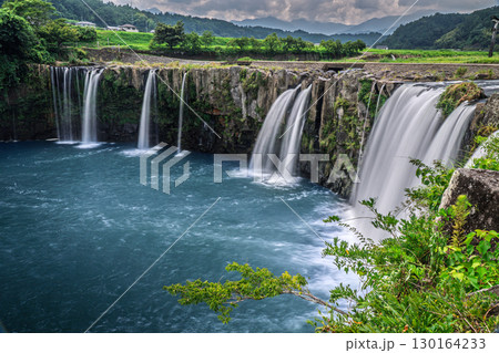 滝のある風景 原尻の滝 大分県豊後大野市 滝のある風景 原尻の滝 大分県豊後大野市 130164233