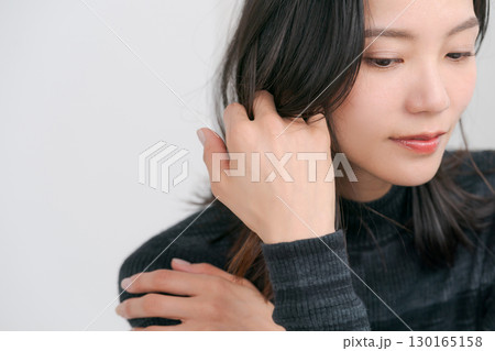 艶やかな髪の女性 艶やかな髪の女性 130165158