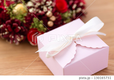 クリスマスプレゼント 130165731