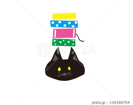 頭の上に本を乗せる黒猫 130166704