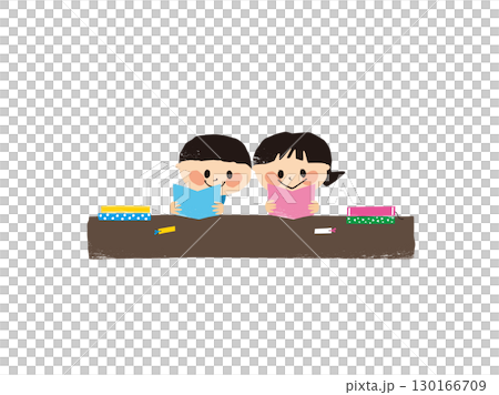 絵本を読む子供たち 覗き込む男の子 絵本を読む子供たち 覗き込む男の子 130166709