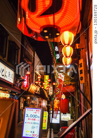 飲み屋街 130169728