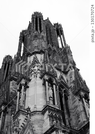 ストラスブール大聖堂の黒白外観ディテール（ノートルダム） 130170724