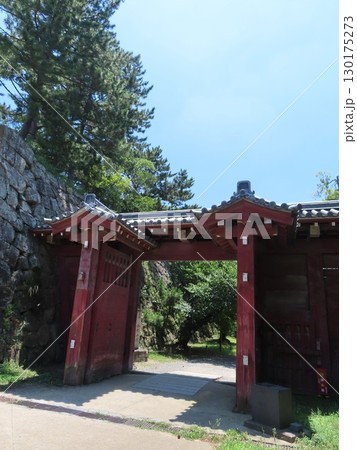 史跡和歌山城、虎伏山とらふすやまに立つ和歌山県のシンボル、紀州徳川家の居城、赤門、追廻門 130175273