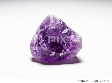 色とりどりの天然鉱石と原石のコレクション 色とりどりの天然鉱石と原石のコレクション 130176328