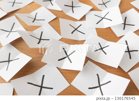 反対　不採択　投票　議決権　廃案 130176545