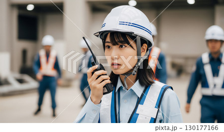 安全訓練・防災訓練に取り組む作業員たち 130177166