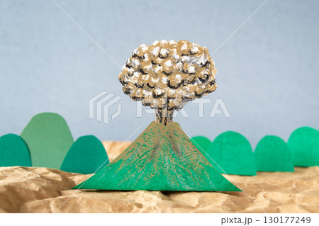 火山噴火　火山灰対策　噴火情報　降灰予報 130177249