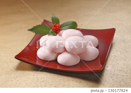 お正月用の紅小餅 130177824