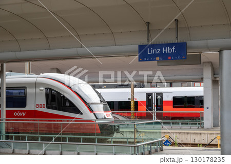 Modern trains at Linz Hauptbahnhof (Hbf), main train station in Linz, Austria 130178235